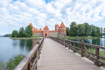 Blick auf die Kreuzritter Burg Trakai im Galve See in Litauen