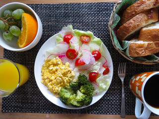 バランスの取れた洋風の朝ごはん