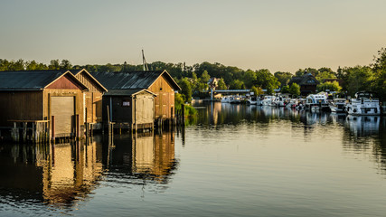 Bootshäuser in Plau am See - obrazy, fototapety, plakaty
