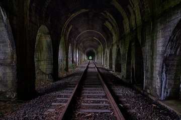 Old train tunnel - obrazy, fototapety, plakaty