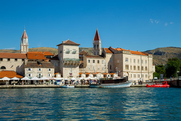 Fototapeta na wymiar Hafen und Zitadelle von Trogir Kroatien