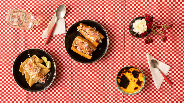 B&aacute;sico tapat&iacute;o gastronom&iacute;a t&iacute;pica 