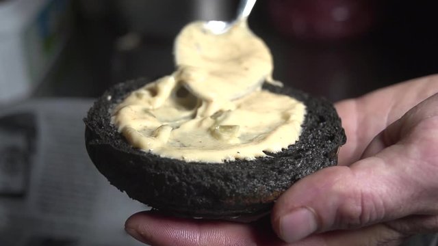 Preparation of hamburger sauce to be made with black hamburger bread