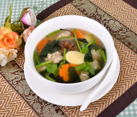 Clear soup with bean curd minced pork