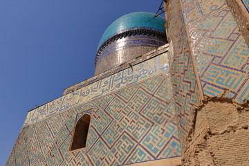 Remains of the Bibi Khanum Mosque and itsnot restorated part in Samarkand, Uzbekistan