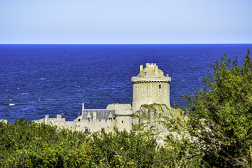 Fototapeta na wymiar Fort La Latte, château de la Roche Goyon en Côtes-d'Armor sur la commune de Plévenon en baie de Saint-Malo