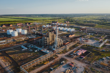 Fototapeta premium Oil refinery construction