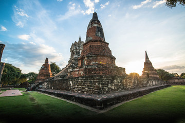 Obraz premium A beautiful view of buddhist temple in Ayutthaya, Thailand.