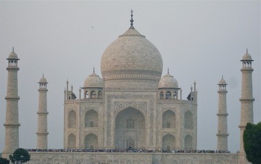 Obraz premium Taj Mahal is a famous mausoleum which is also one of the wonders in the world. it is countable as world heritage site and the most popular tourist attraction on earth.