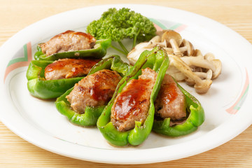 ピーマンの肉詰