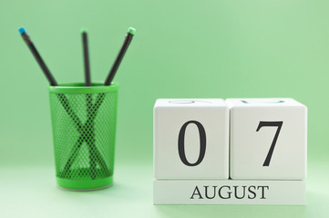 Desk calendar of two cubes for August 7