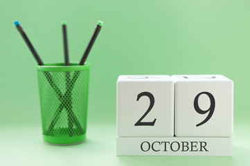 Desk calendar of two cubes for October 29