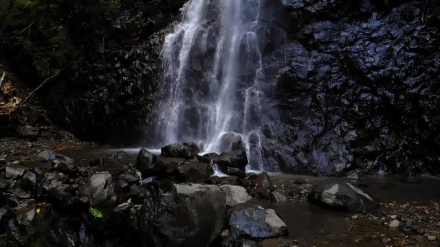 愛媛県の観光名所「白猪の滝」を4倍スローモションで撮影