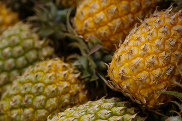 pineapples fresh market