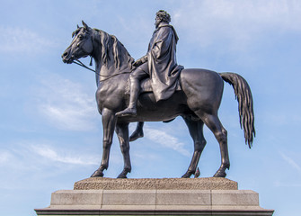 Fototapeta na wymiar King George IV statue Trafalgar square London