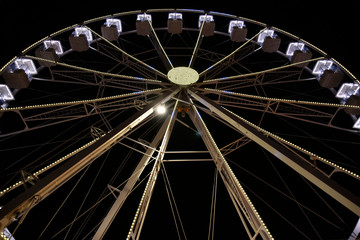 Fototapeta premium Christmas Ferris Wheel by Night in the City