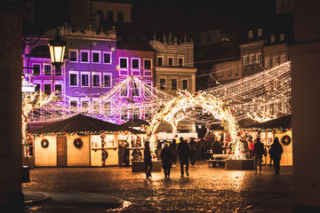 Warsaw old town marketplace square at night - obrazy, fototapety, plakaty