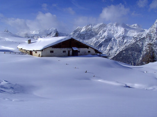 Fototapeta na wymiar Winteralmen im Salzburger Land