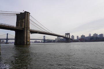 Fototapeta na wymiar city bridge Brooklyn bridge in dumbo