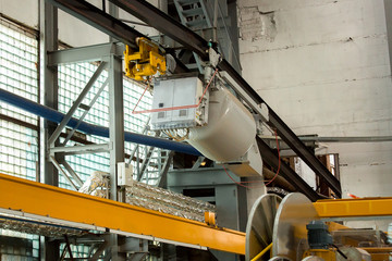 automatic concrete mixer for the production of concrete with remote electronic control.