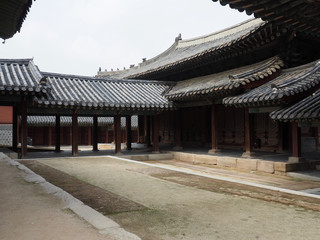 Fototapeta premium 한국의 전통궁전 창덕궁