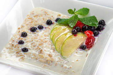  Milk oatmeal with fruits and mint