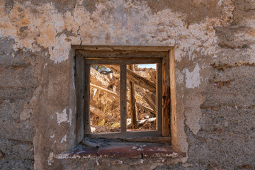 Window of the farmhouse of Escariantes.