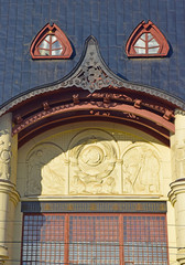Obraz premium The building of the Yaroslavl station in Moscow was built in 1870 by the architect Fyodor Shechtel . The building is made in neo-Russian style with modern elements. Russia, Moscow, November 2019