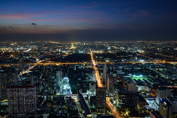 Fototapeta na wymiar Panorama sur Bangkok au crépuscule