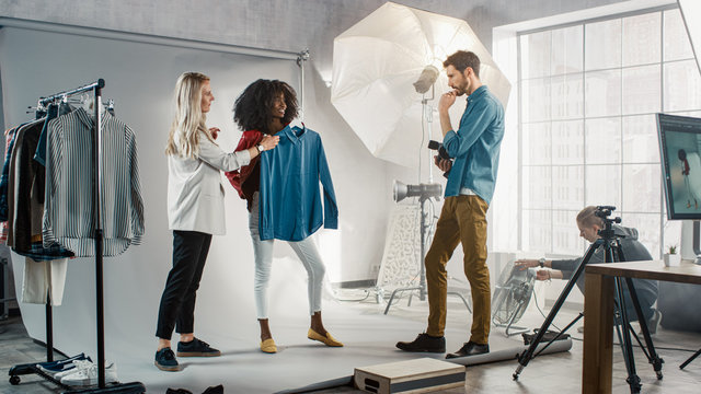 Fashion Stylist Photo Shoot Images Browse 3 788 Stock Photos