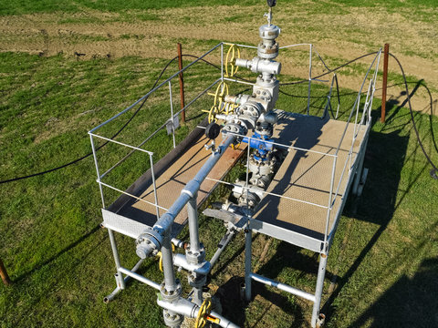 The equipment and technologies on oil fields. Oil well
