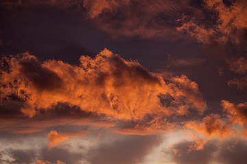 Wolken Rot 2