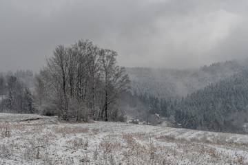 Zimowa Beskidzka sceneria