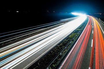 Autobahn bei Nacht
