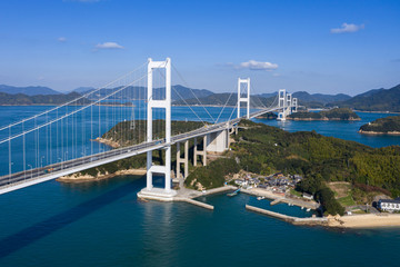 Fototapeta premium 馬島と来島海峡（しまなみ海道） 空撮