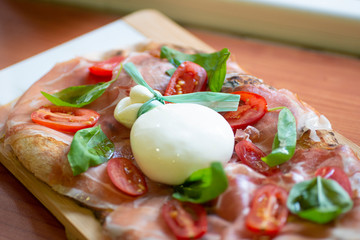 burrata pizza