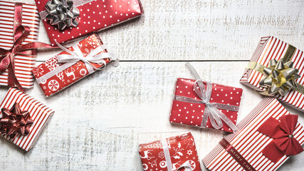 Obraz premium Different gift boxes on white wooden table