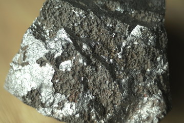 nugget metal, particle of metal fragment