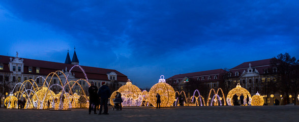 Lichterwelten Figuren und Skulpturen auf dem Magdeburger Domplatz 