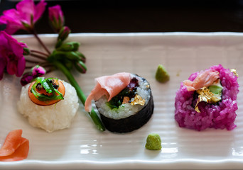 Decorative sushi plate 
