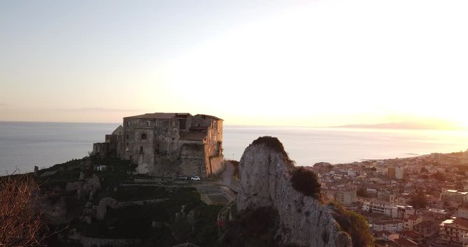 Roccella Jonica vista aerea della citt&agrave; calabrese che si affaccia sul mare Mediterraneo