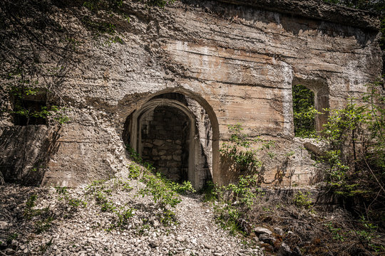 Lost Place - Ruine einer ehemaligen Befestigung aus dem 1. Weltkrieg in Südtirol