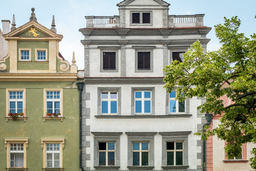 Obraz premium The facade of the old house. The Windows and decoration of walls in Litomerice, Czechia