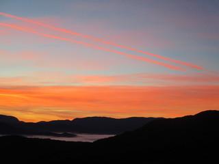 Paisaje cielo naranja
