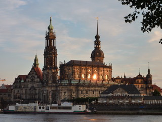 Dresden Skyline Elbwiesen Frauenkirche