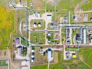 Aerophotographing station separation and dehydration of oil and