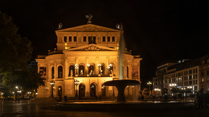 Fototapeta na wymiar Old Opera in Frankfurt