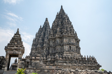 Fototapeta premium プランバナン寺院群の風景