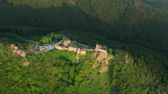 I take some aerial shots with my quadcoper in 4K from Aggstein Castle - Austria
Aggstein sits high above the Danube, with a fantastic view of the World Cultural Heritage site of Wachau
