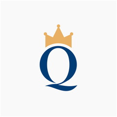 logo letter Q crown with ribbon swoosh wave. The logo can be used for business consulting and financial companies - vector